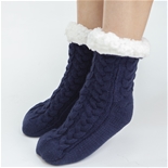 df388-hugging-fleece-slipper-socks